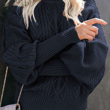 Chic Women's Cozy Twist-Detail Sweater with Mid Collar