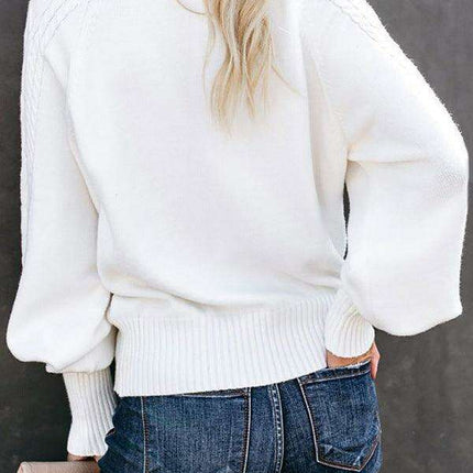 Chic Women's Cozy Twist-Detail Sweater with Mid Collar