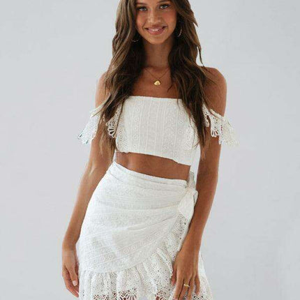 Chic Summer Lace Off-Shoulder Co-ord Set with Ruffled Skirt
