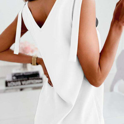 Chic V-Neck Tank Top with Lace-Up Bow Detail and Sleeveless Design