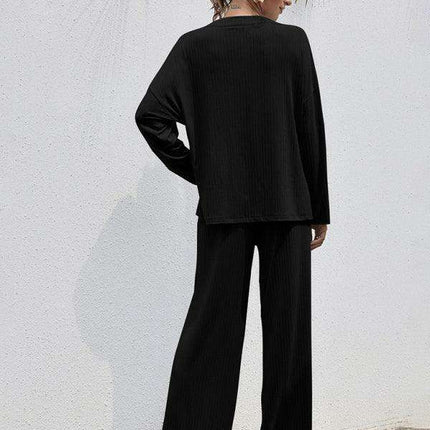 Chic Comfort Women's V-Neck Top & Shorts Ensemble - Perfect Spring-Summer Look