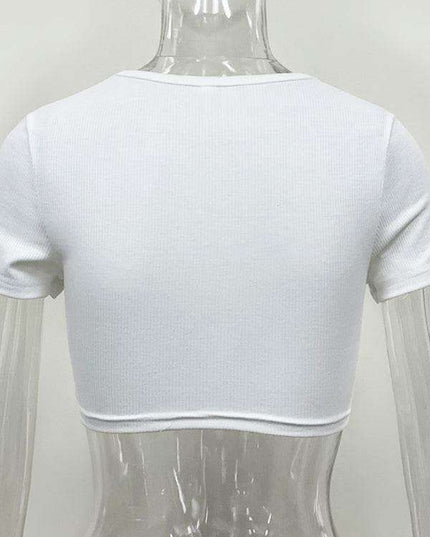 Chic Ring-Embellished Cropped Tee: A Perfect Fusion of Style and Comfort