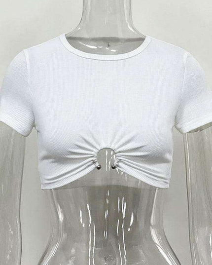 Chic Ring-Embellished Cropped Tee: A Perfect Fusion of Style and Comfort