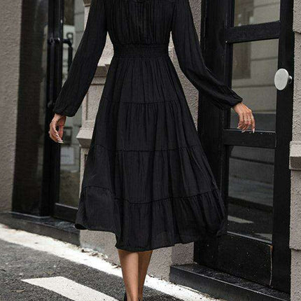 Elegant Black V-Neck Long Sleeve Dress - A Timeless Wardrobe Staple for Any Occasion
