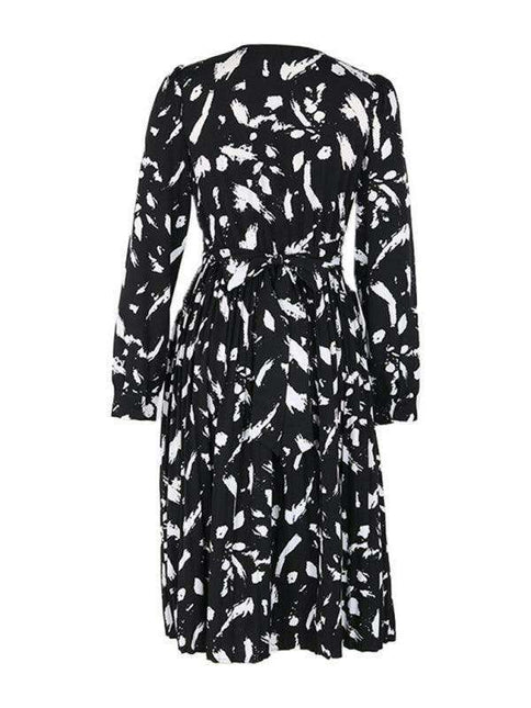 Chic Black Floral Long-Sleeved Maxi Dress - A Wardrobe Must-Have for Women