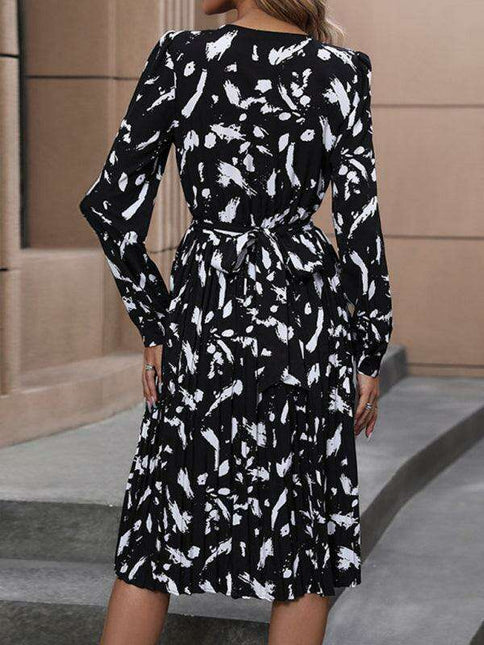 Chic Black Floral Long-Sleeved Maxi Dress - A Wardrobe Must-Have for Women