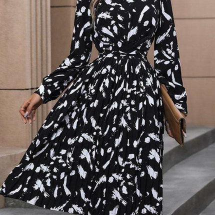 Chic Black Floral Long-Sleeved Maxi Dress - A Wardrobe Must-Have for Women