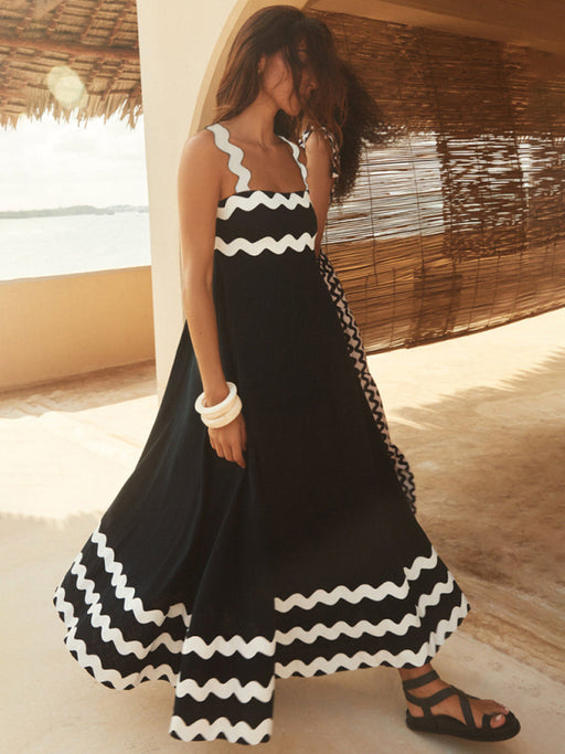 Boho-Chic Strappy Maxi Dress with Printed Pattern and Flowy Hem