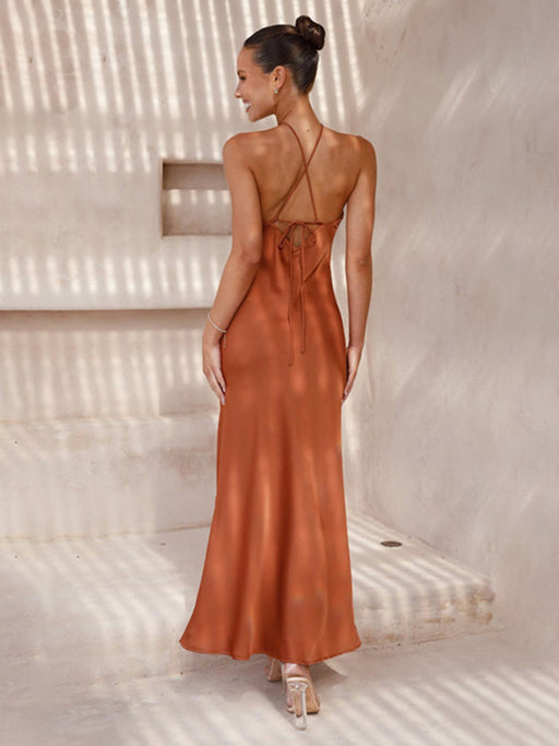 Elegant Backless Halterneck Dress: Stylish Evening Attire
