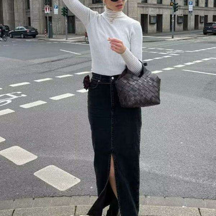 Stylish High-Waisted Slim Fit Denim Skirt: The Perfect Blend of Comfort and Fashion