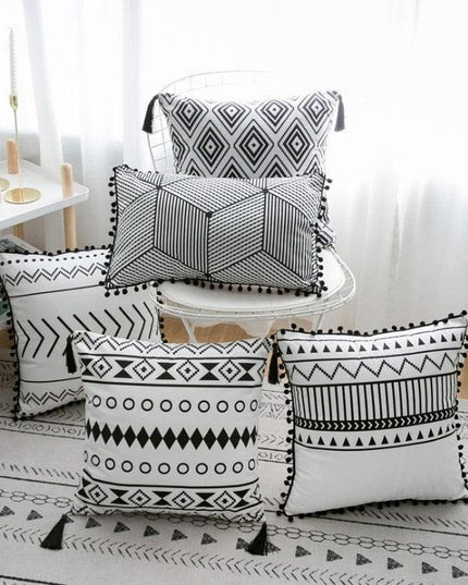 Elegant Black and White Velvet Pillowcase for a Luxurious Home Atmosphere