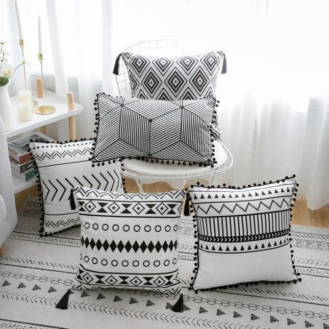 Elegant Black and White Velvet Pillowcase for a Luxurious Home Atmosphere