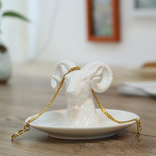 Elegant Nordic White Ceramic Jewelry Tray: Stylish Home Decor and Organization Solution