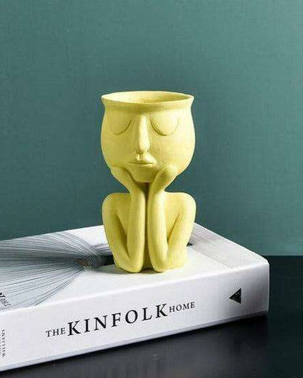 Contemporary Nordic Ceramic Vase: A Fusion of Art and Modern Design