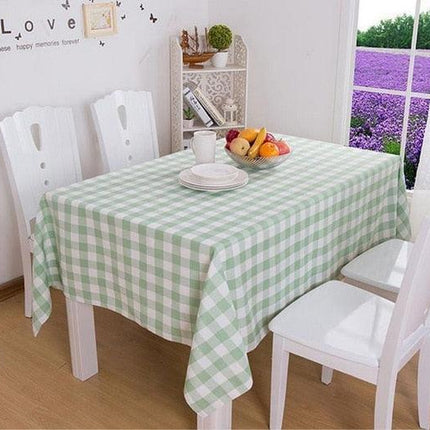 Chic Plaid Design Table Cover - Elevate Your Dining Style
