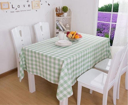 Chic Plaid Tablecloth: Elevate Your Dining Aesthetic with Contemporary Flair
