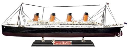 Titanic 1/400 Scale Plastic Model Kit with Display Stand and Engraved Hull