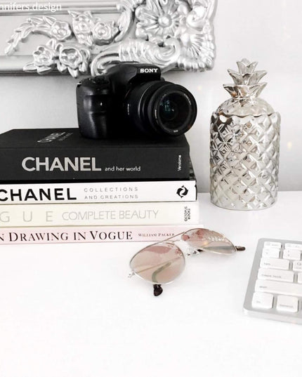 Sophisticated Silver Pineapple Candle - Artisan White Tea & Mint Scented Bliss