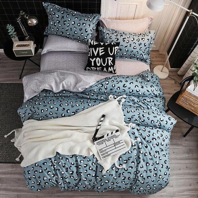 Elevate Your Tween's Bedroom with a Modern Printed Duvet Set for Stylish Comfort