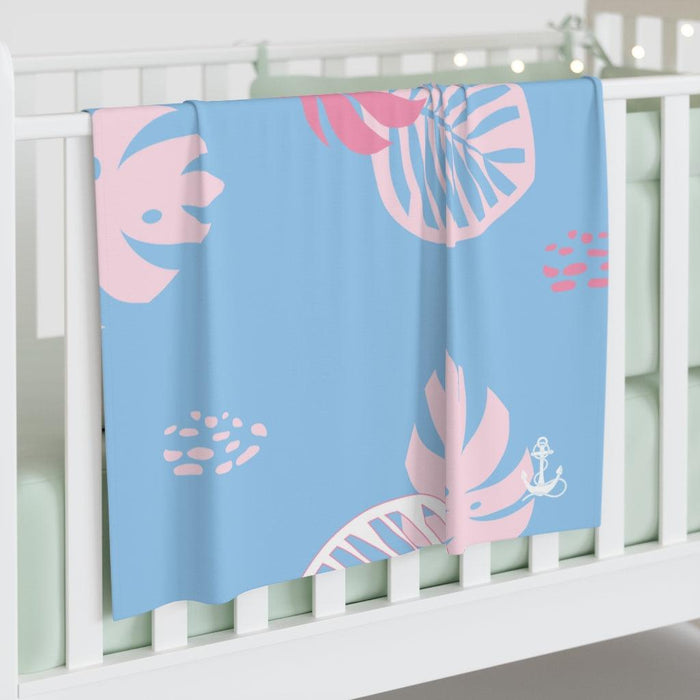 Très Bébé Autumn Holiday Baby Swaddle Blanket - Soft and Cozy for Your Little One